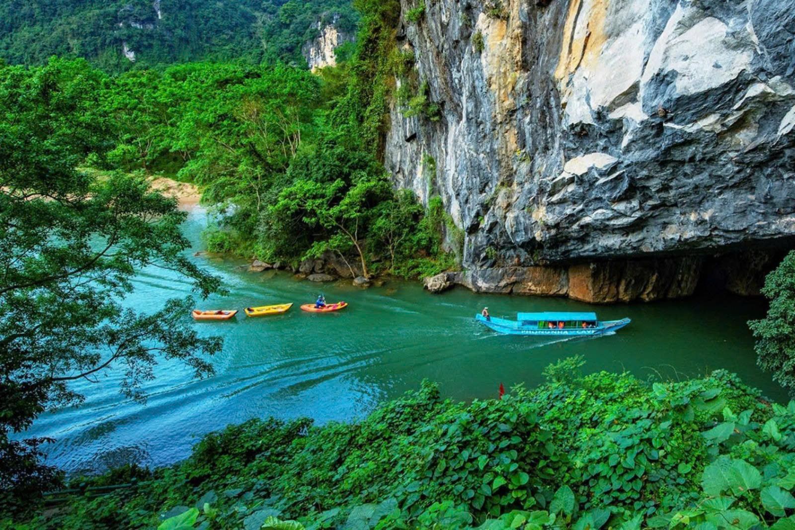 Tour Động Phong Nha - Động Thiên Đường